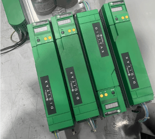 EMERSON Control Techniques Digitax DBE220 DBE220 Servo Drive New FedEx or DHL#