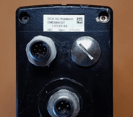 Long-Range-Distanzsensoren   DME5000-227