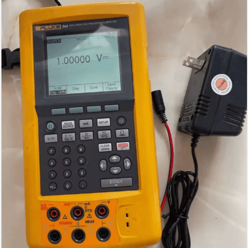 Brand new Fluke 744 Documenting Multifunction Process Calibrator FedEx or DHL