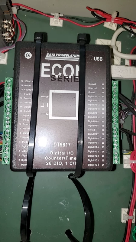 The American ECON acquisition module DT9817 is functioning properly and still on the machine