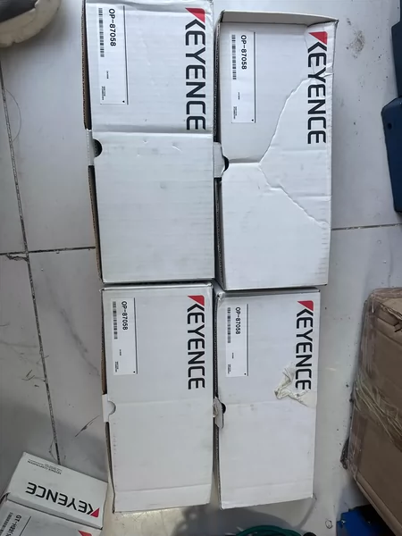 Keyence OP-87058 line new four box unit price 350