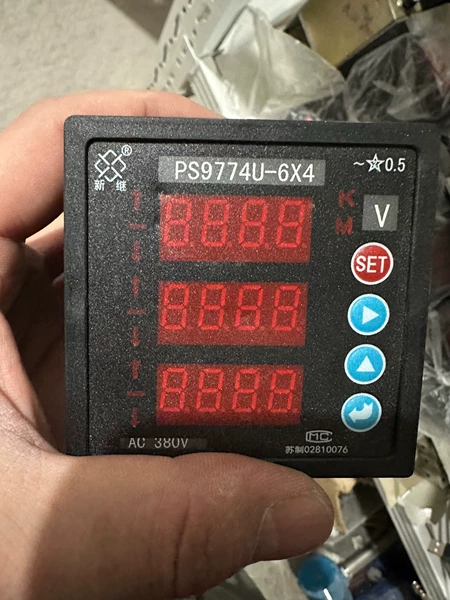 New digital temperature controller PS9774U-6X4 brand new original and genuine quantity 30