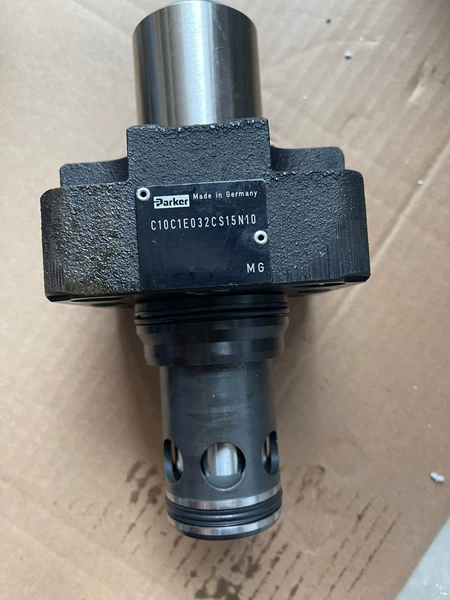 Parker proportional plug-in valve with brand new packaging