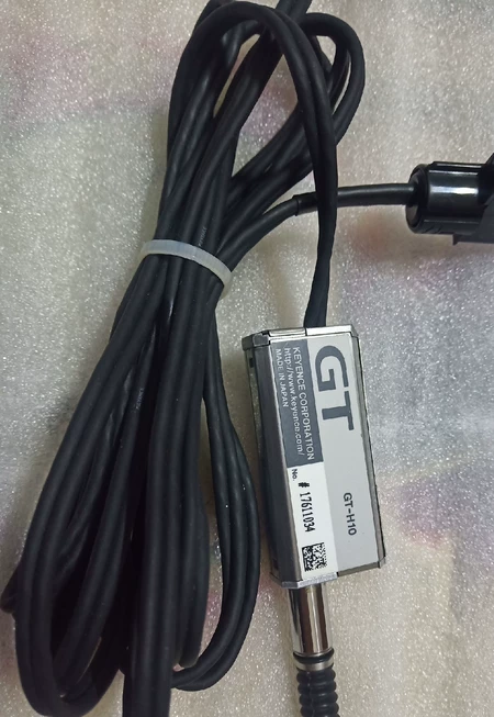 KEYENCE  GT-H10   Second hand folding machine  functioning properly  picture