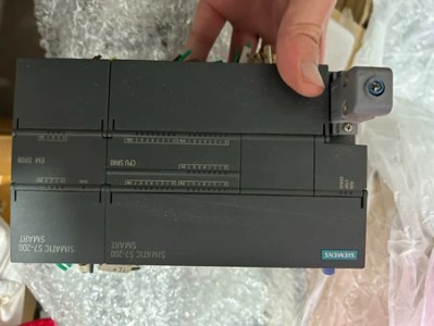 Siemens 6ES7288-1SR40-0AA0  photographed in person. Tested