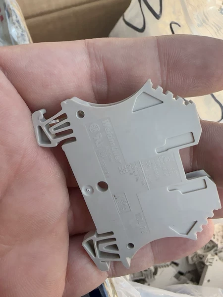 Weidmuller Terminal WDU2.5 Quantity: 550 pieces of brand new bare goods, priced at one yuan per piece