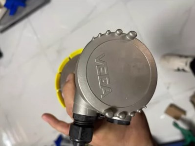 VEGA VEGABAR82 is brand new original and flawless. It has not been used or installed