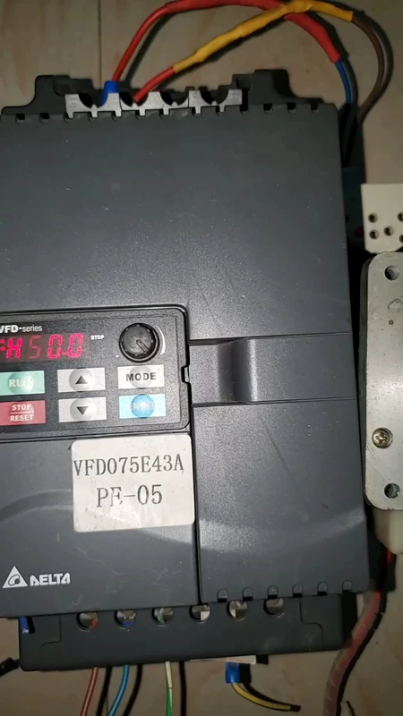 Delta VFD075E43A 7.5KW function is normal and the condition is as shown in the picture without any damage