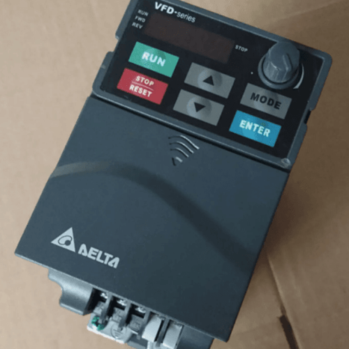 Delta VFd015e43a quantity about 30 units missing cover with a few knobs