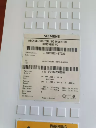 SIEMENS SIMOVERT VC COMPACT UNIT / IP 20 6SE7022-6TC20