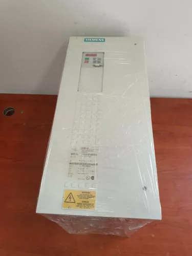SIEMENS SIMOVERT VC COMPACT UNIT / IP 20 6SE7027-2TD20