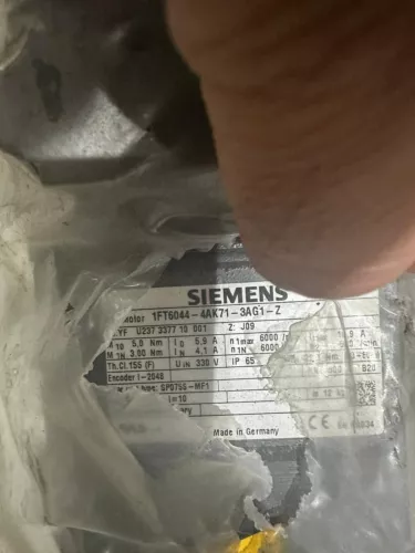 SIEMENS 1FT6044-4AK71-3AG1-Z Synchronous servo motor 1FT6044-4AK71-3AG1-Z
