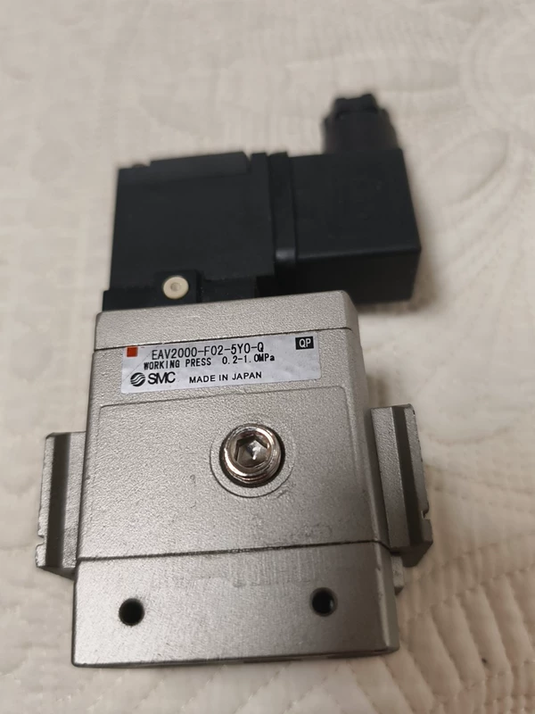 EAV2000-F02-5Y0-Q