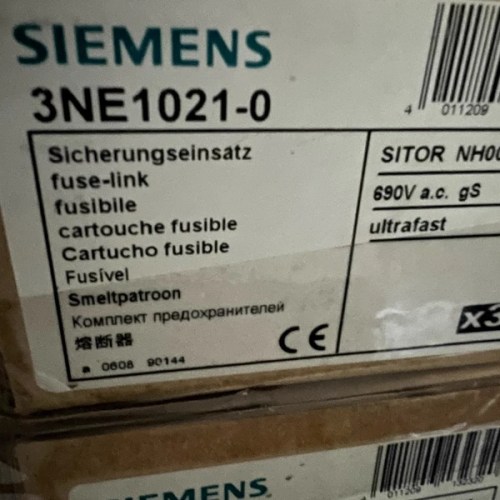 Siemens Fuse 3NE1021-0 - Durable Industrial Fuse Model
