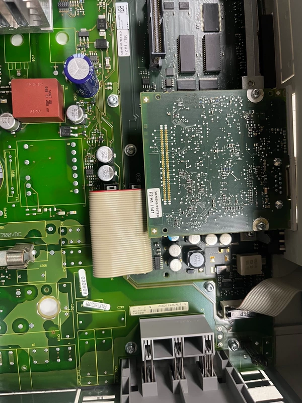 Siemens AC Drive 6SE7021-0TP70-Z Efficient Variable Frequency Drive