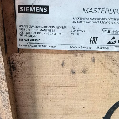 SIEMENS Inverter 6SE7028-2HF60-Z - Efficient Motor Control
