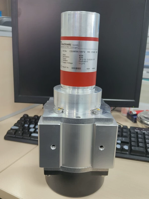 TR CEW65M-10072 Model: Reliable Encoder for Industrial Use