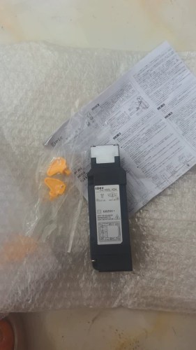 IDEC Safety Interlock Switch HS5L-XD4 for Secure Operations