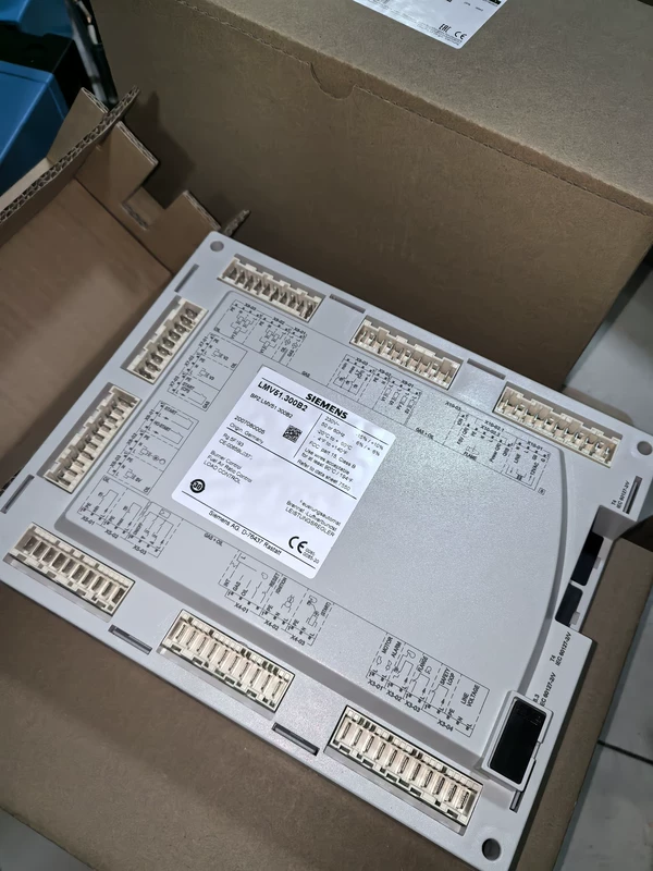 SIEMENS Burner Controller LMV51.300B2 - Reliable Flame Control