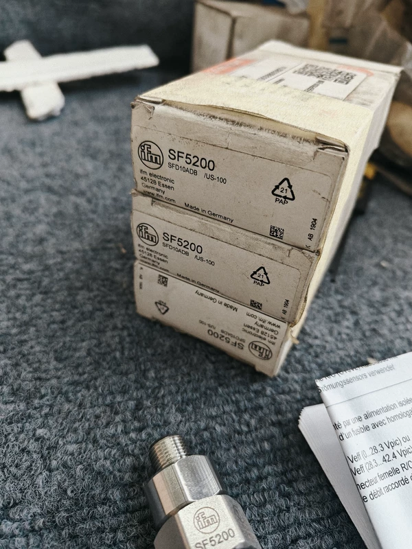 IFM Flow Sensor SF5200 Accurate Fluid Flow Measurement