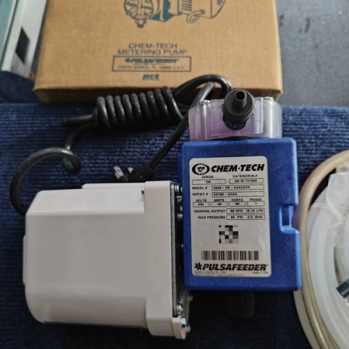 Pulsafeeder Electromagnetic Metering Pump X068-XB-AAAAXXX