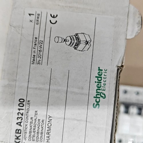 Schneider Cam Switch XKB A32100 Durable Industrial Use