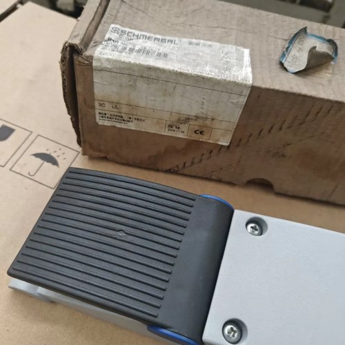 Schmersal Foot Switch Model ZF232-11 Durable Industrial Control